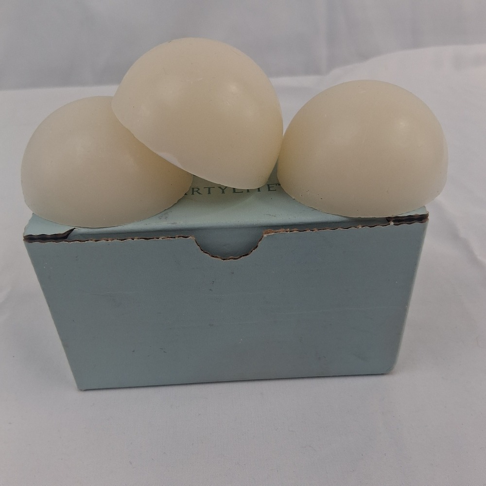 PartyLite Powdered Sugar Aroma Melts 3 Wax‎ Melts Vanilla Cream Scent 2 1/4 Inch